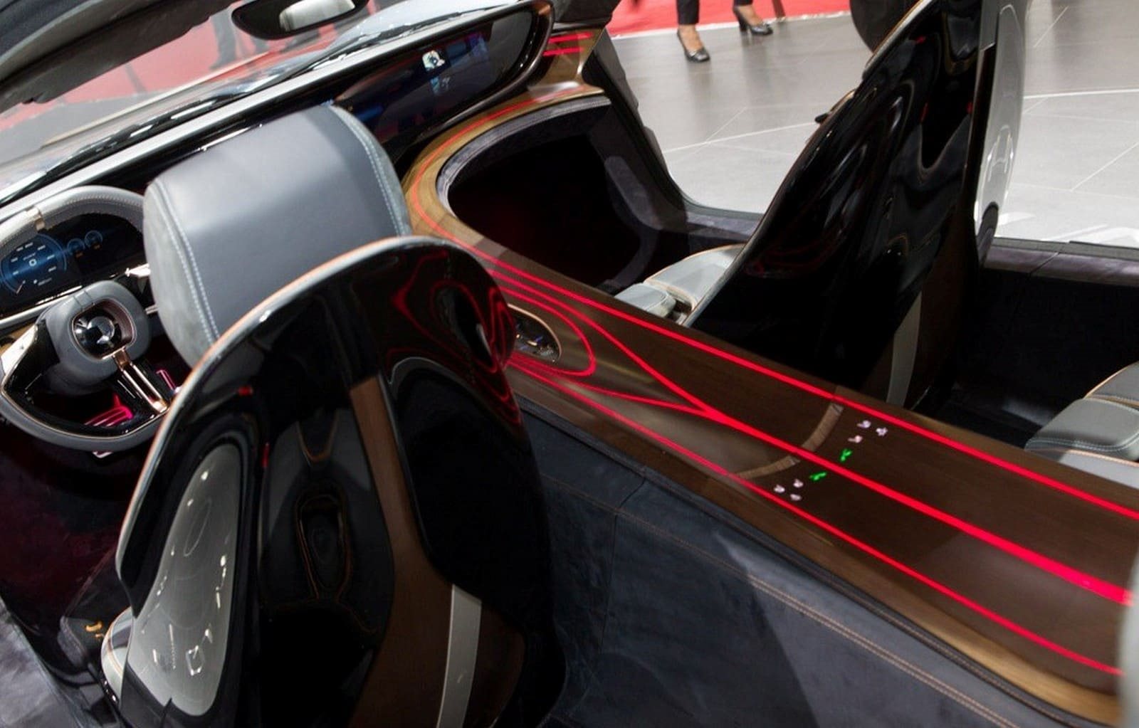 NANOFLOWCELL QUANT e-SPORTLIMOUSINE, foto 32