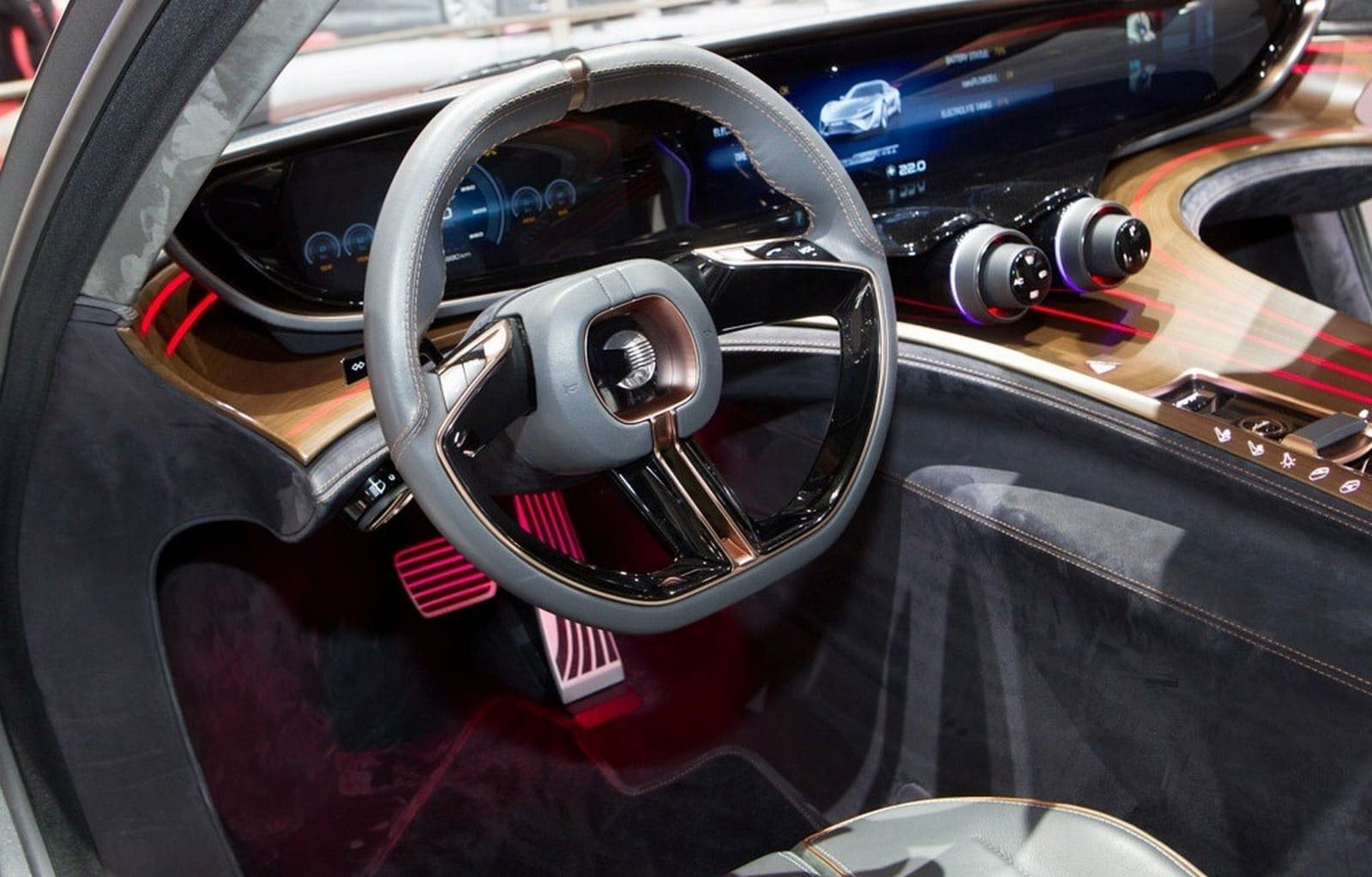 NANOFLOWCELL QUANT e-SPORTLIMOUSINE, foto 33