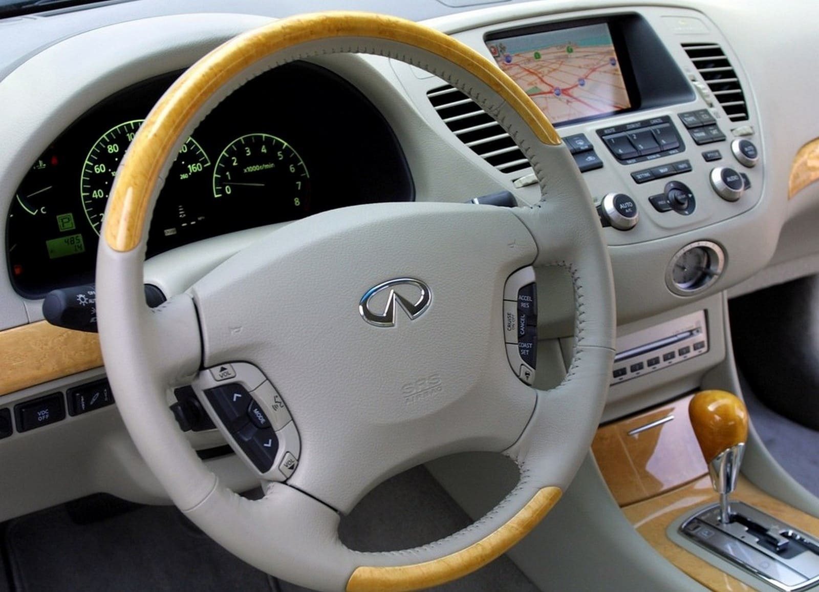 2002 - INFINITI Q45, foto 13