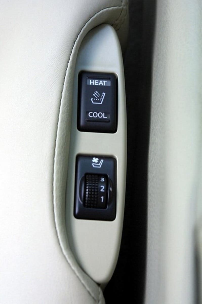 2002 - INFINITI Q45, foto 19