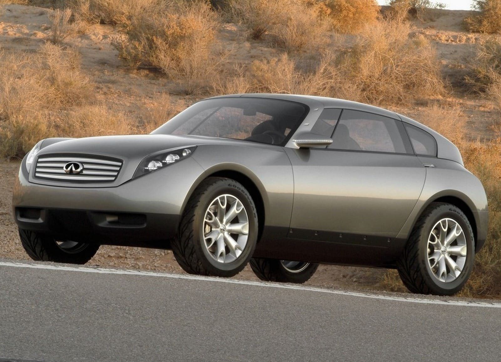 2003 - INFINITI TRIANT CONCEPT, foto 1
