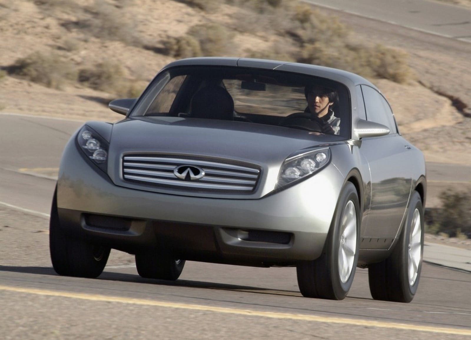 2003 - INFINITI TRIANT CONCEPT, foto 4