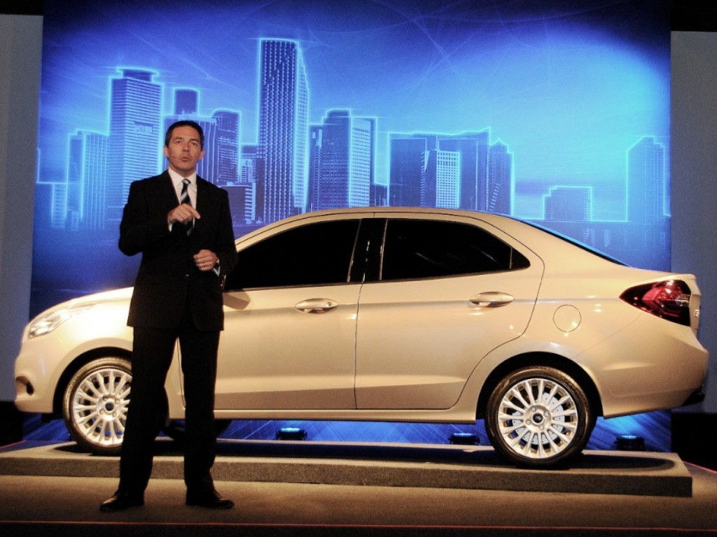 FORD KA CONCEPT 4 PORTAS, foto 10