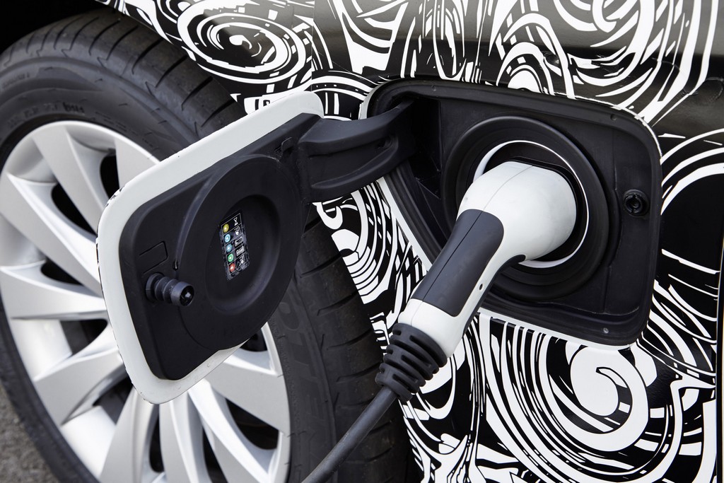 BMW 3 SERIES SEDAN PLUG-IN HYBRID PROTOTYPE, foto 14