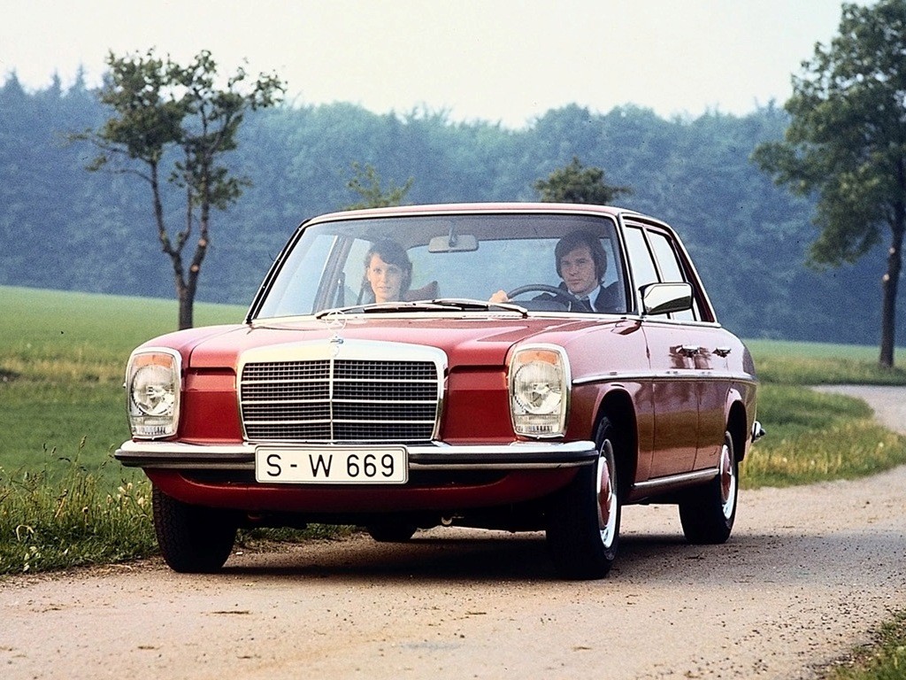 MERCEDES-BENZ 240 D, foto 1