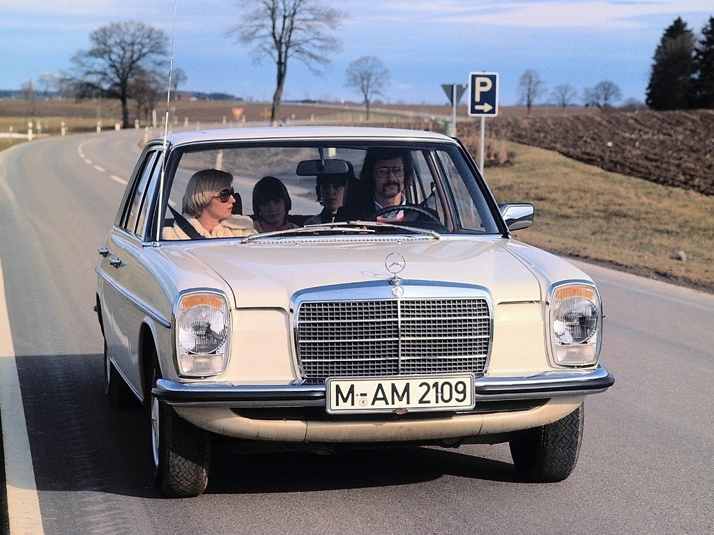 MERCEDES-BENZ 240 D, foto 3