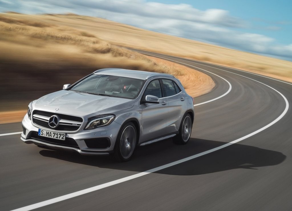 MERCEDES-AMG GLA 45, foto 3