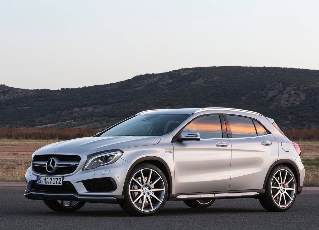 MERCEDES-AMG GLA 45, foto 4