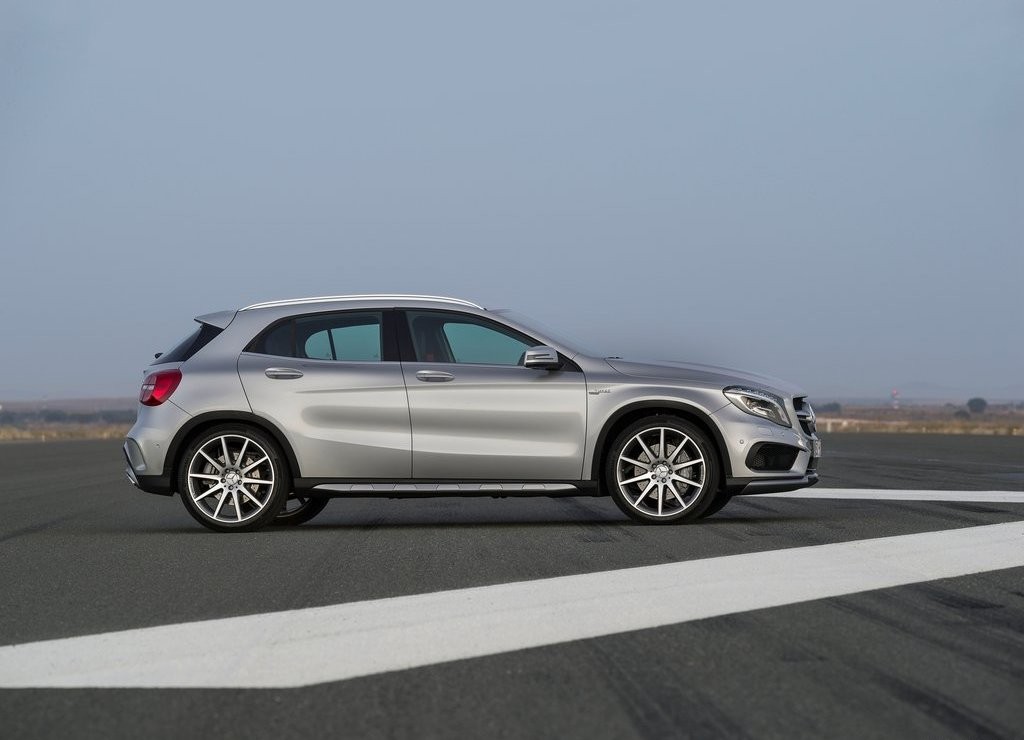 MERCEDES-AMG GLA 45, foto 13