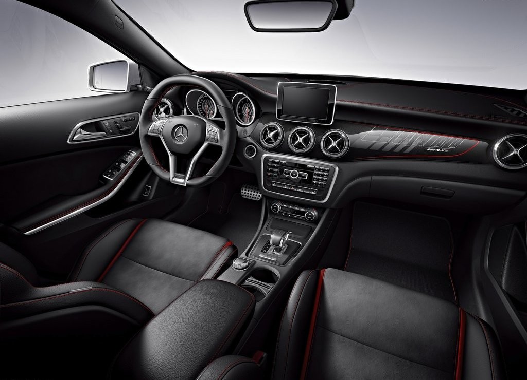 MERCEDES-AMG GLA 45, foto 30