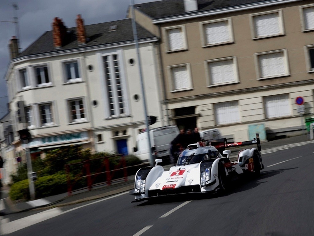 2014 - AUDI R18 E-TRON QUATTRO, foto 33