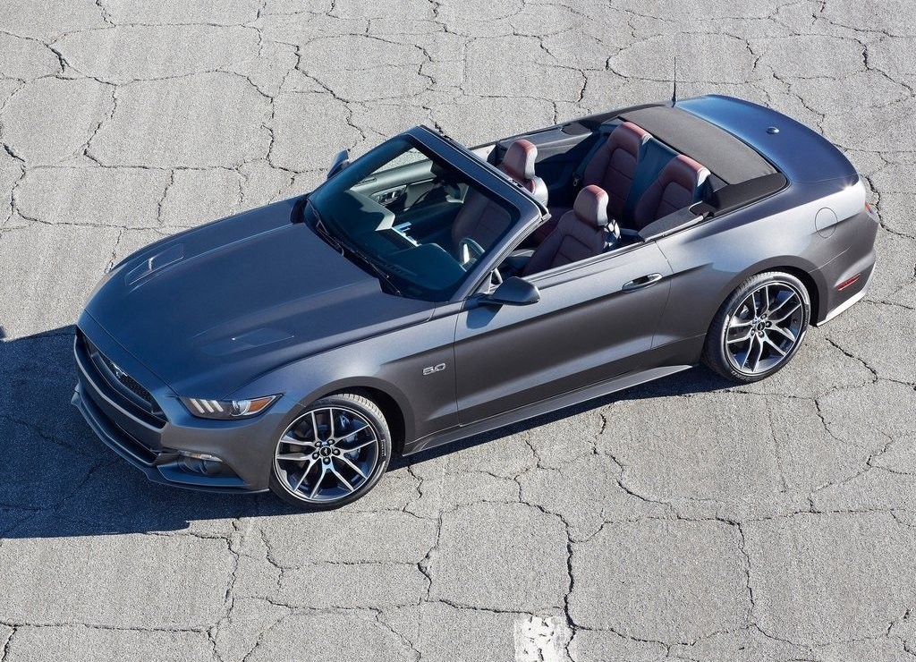 FORD MUSTANG CONVERTIBLE, foto 2