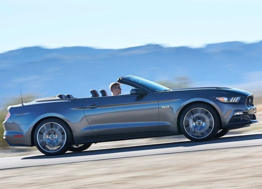 FORD MUSTANG CONVERTIBLE, foto 6