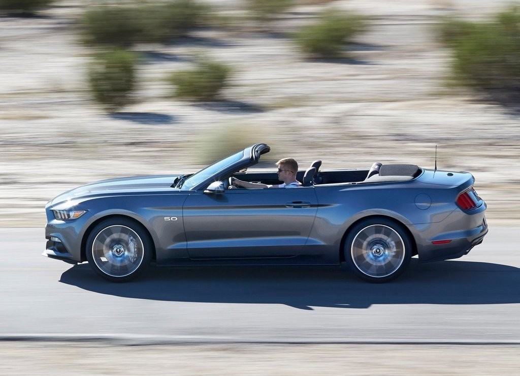 FORD MUSTANG CONVERTIBLE, foto 8