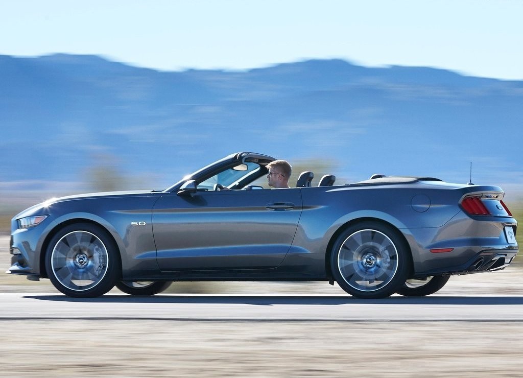 FORD MUSTANG CONVERTIBLE, foto 9