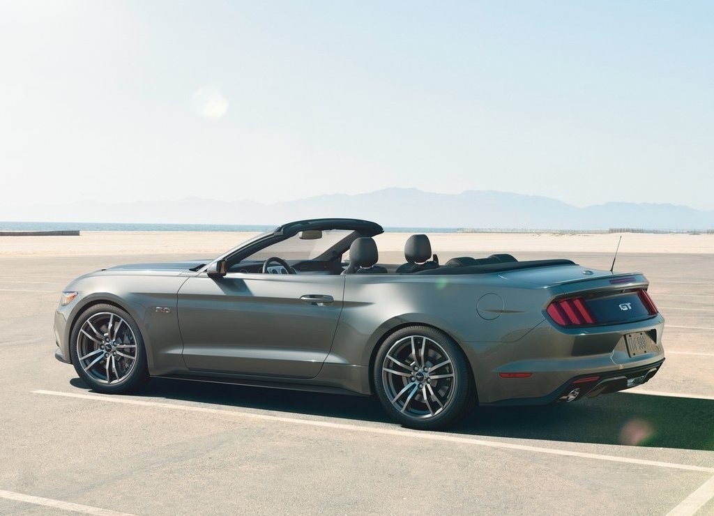 FORD MUSTANG CONVERTIBLE, foto 14