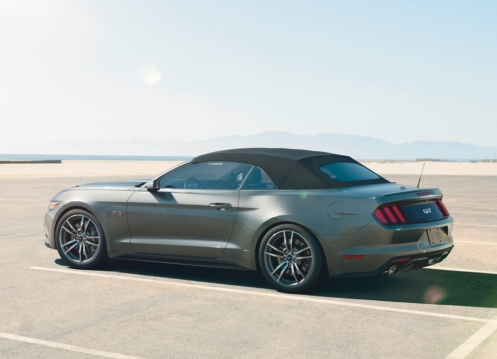 FORD MUSTANG CONVERTIBLE, foto 15