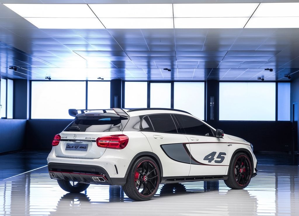 MERCEDES-BENZ GLA 45 AMG CONCEPT, foto 10