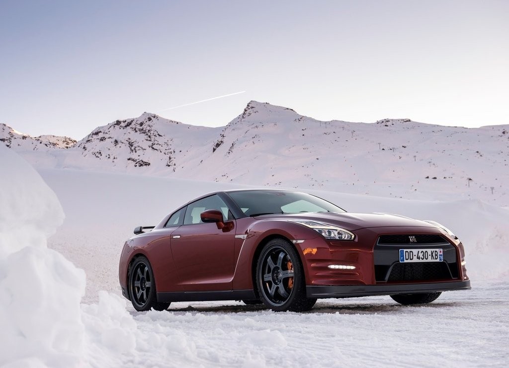 NISSAN GT-R, foto 1