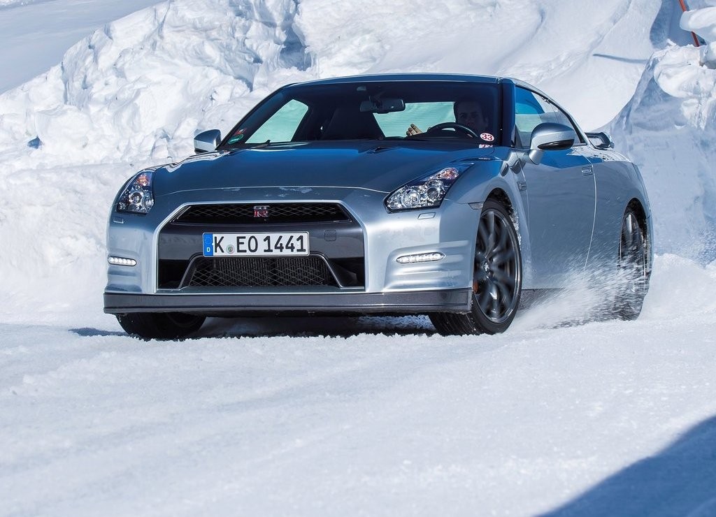 NISSAN GT-R, foto 6