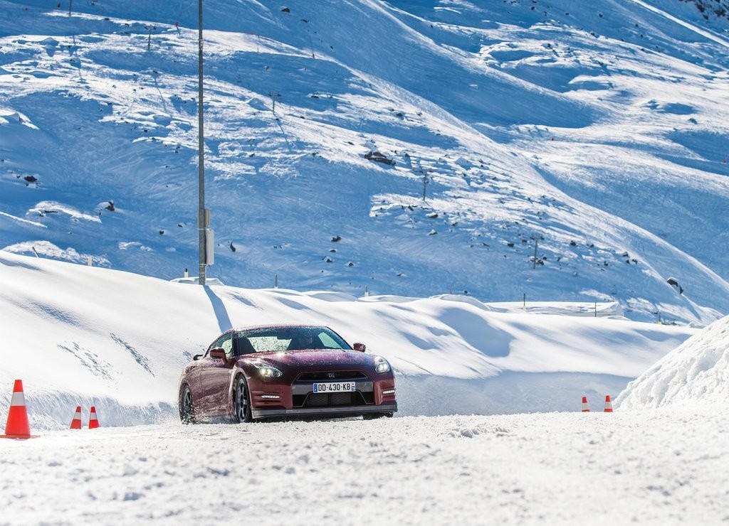 NISSAN GT-R, foto 10