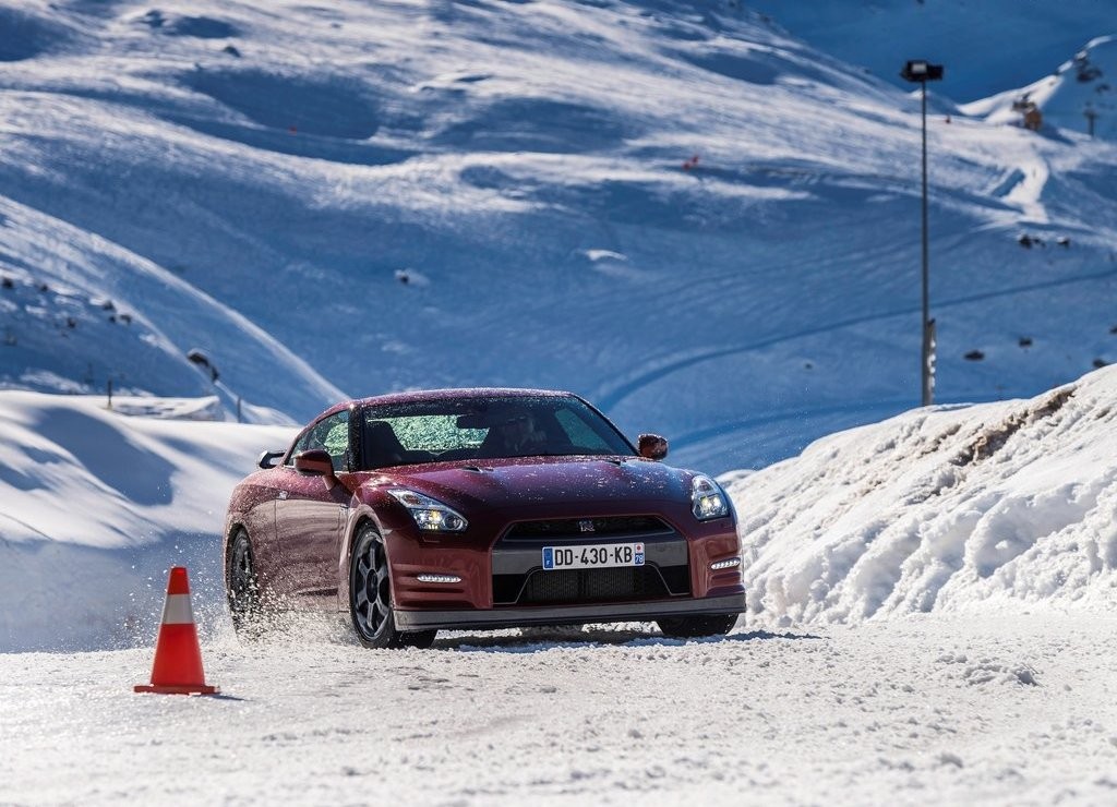 NISSAN GT-R, foto 11