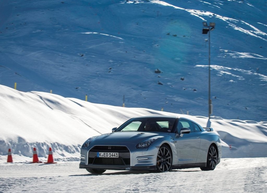 NISSAN GT-R, foto 12