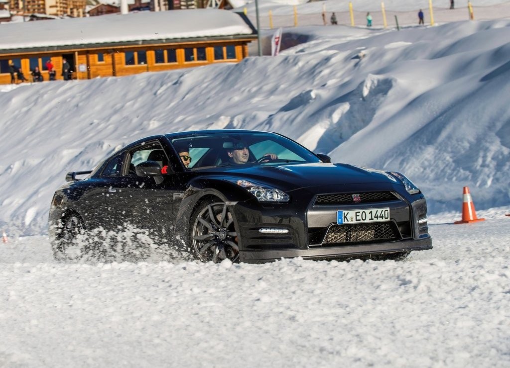 NISSAN GT-R, foto 15