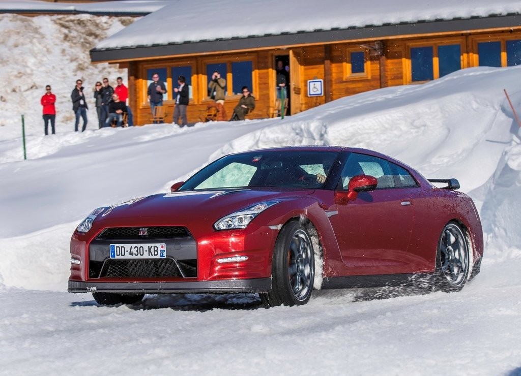 NISSAN GT-R, foto 19