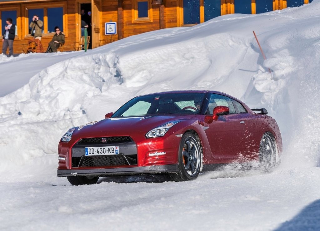 NISSAN GT-R, foto 20