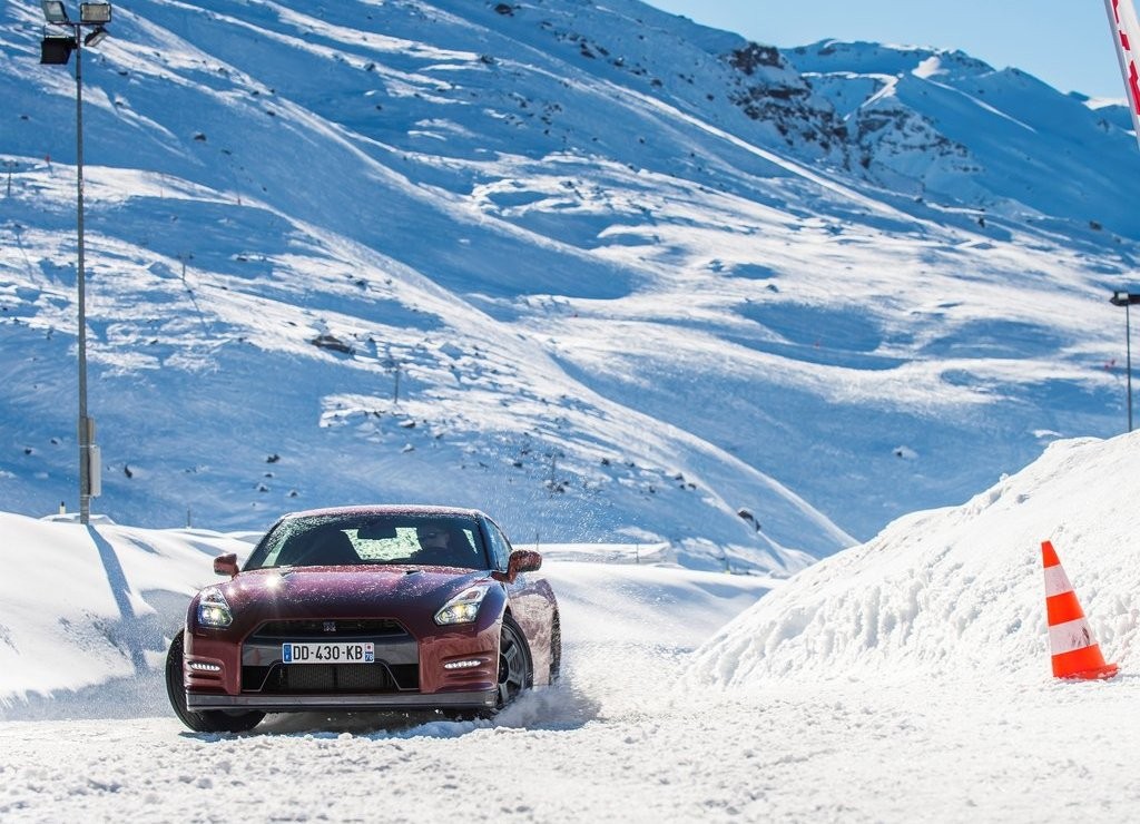 NISSAN GT-R, foto 25