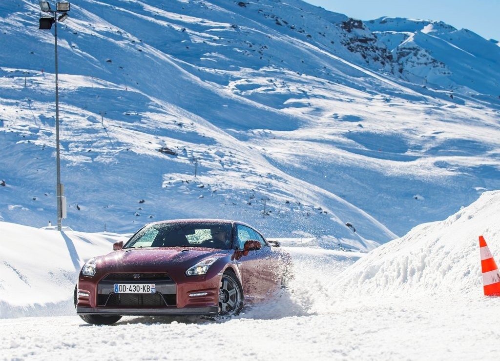 NISSAN GT-R, foto 26