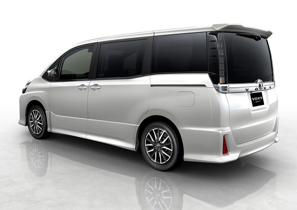 2013 - TOYOTA VOXY CONCEPT, foto 2