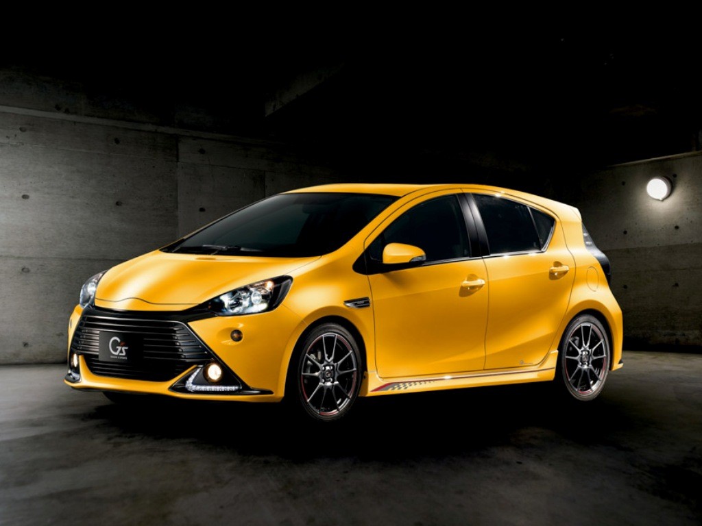 2013 - TOYOTA AQUA G-SPORTS, foto 1