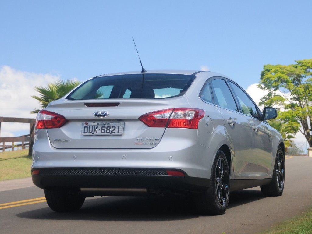 FORD FOCUS SEDAN, foto 2