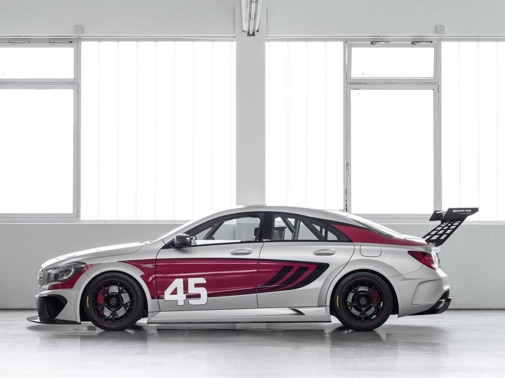 MERCEDES-BENZ CLA 45 AMG RACING SERIES, foto 4