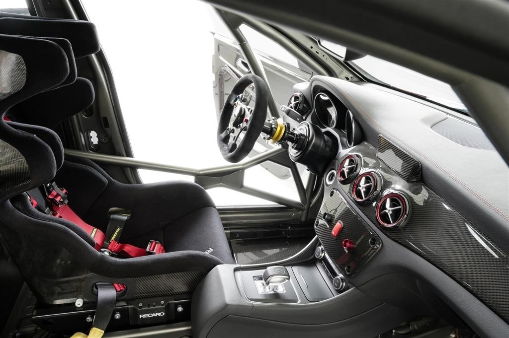 MERCEDES-BENZ CLA 45 AMG RACING SERIES, foto 7