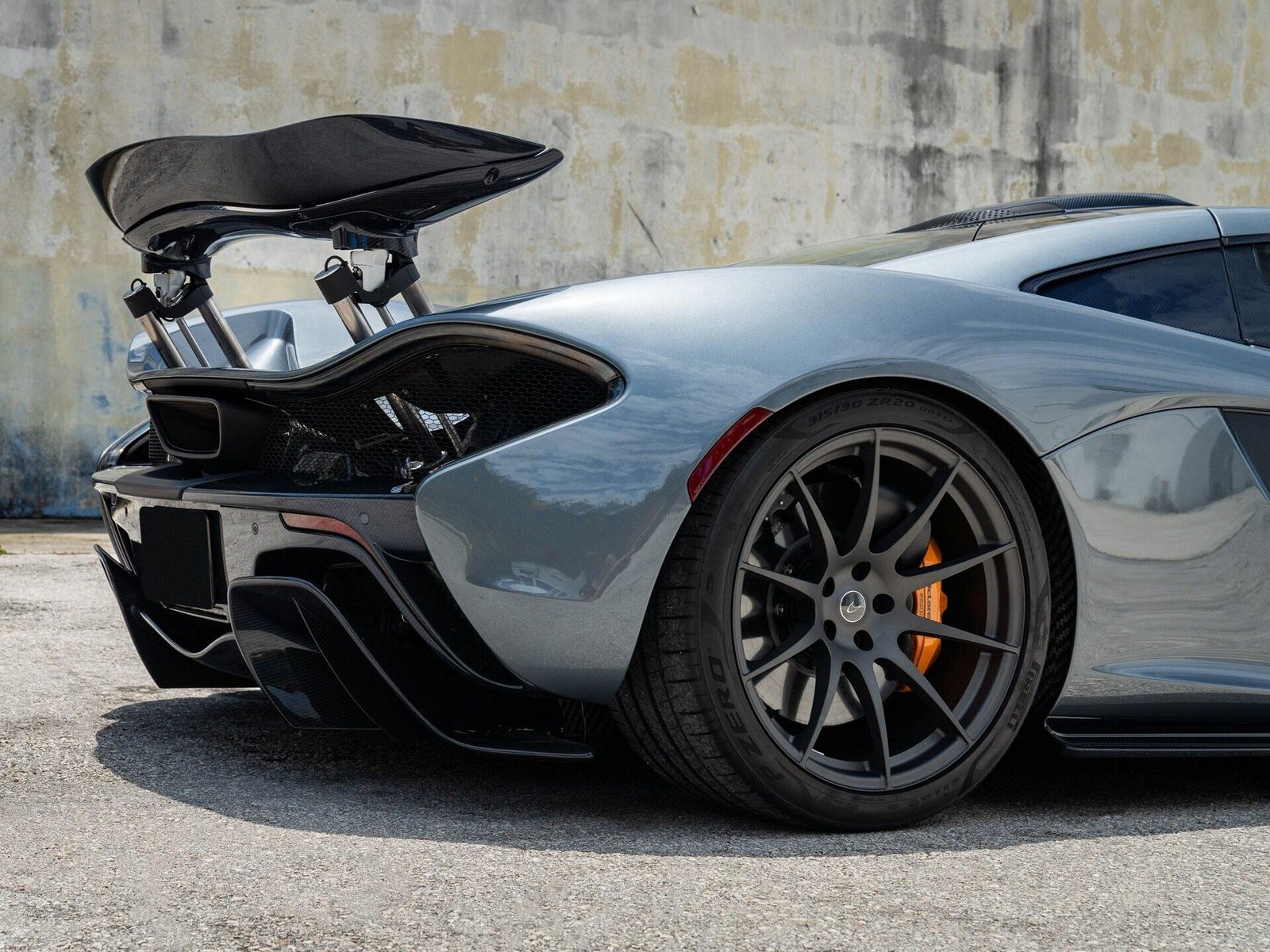 McLAREN P1 FLINTGRAU METALLIC, foto 17