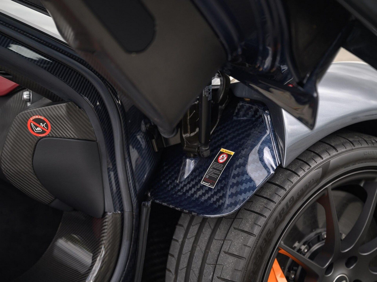 McLAREN P1 FLINTGRAU METALLIC, foto 44