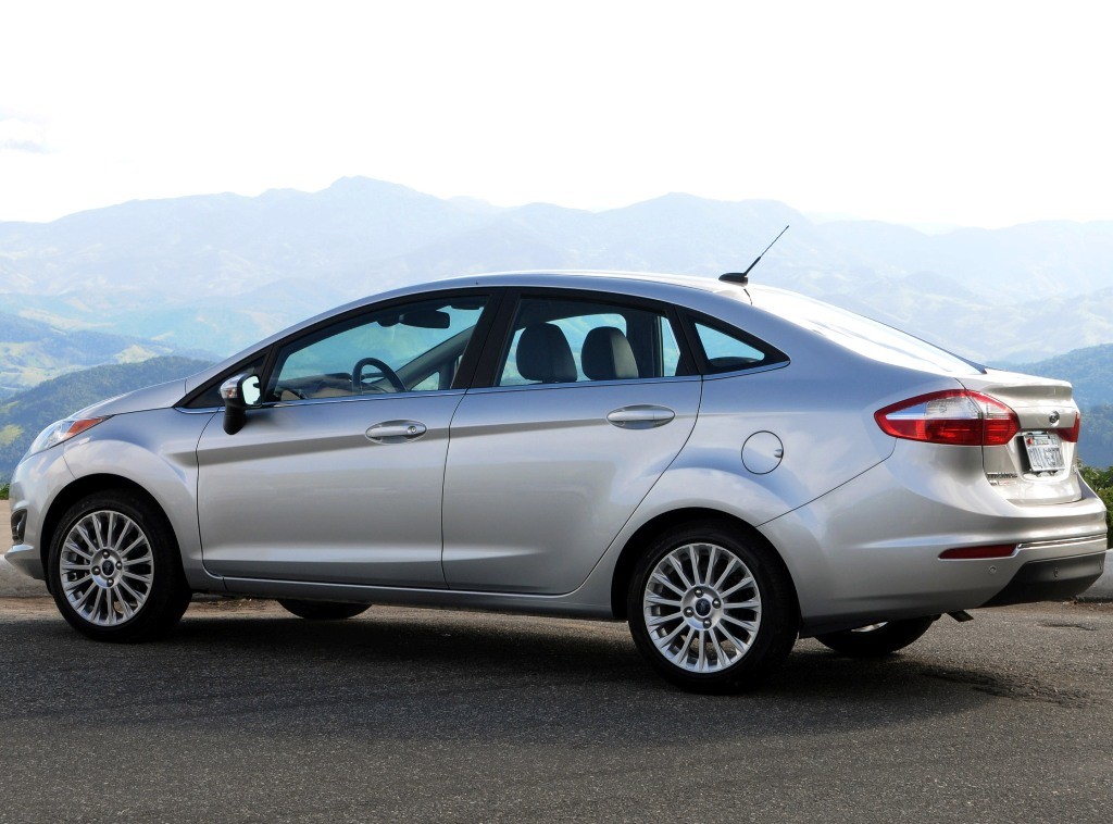 FORD NEW FIESTA SEDAN, foto 32
