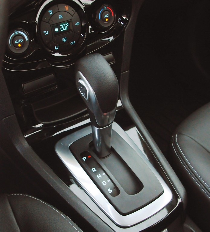 FORD NEW FIESTA SEDAN, foto 48