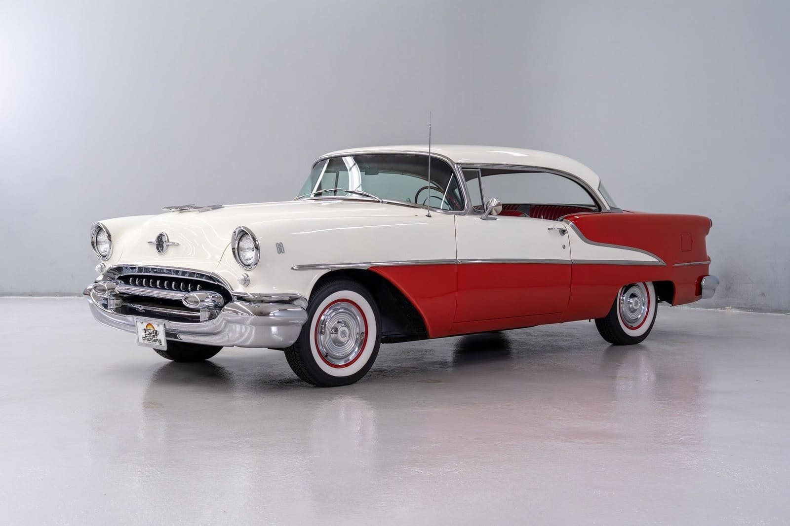 1955 - OLDSMOBILE SERIES 88 HOLYDAY HARDTOP COUPÉ, foto 1