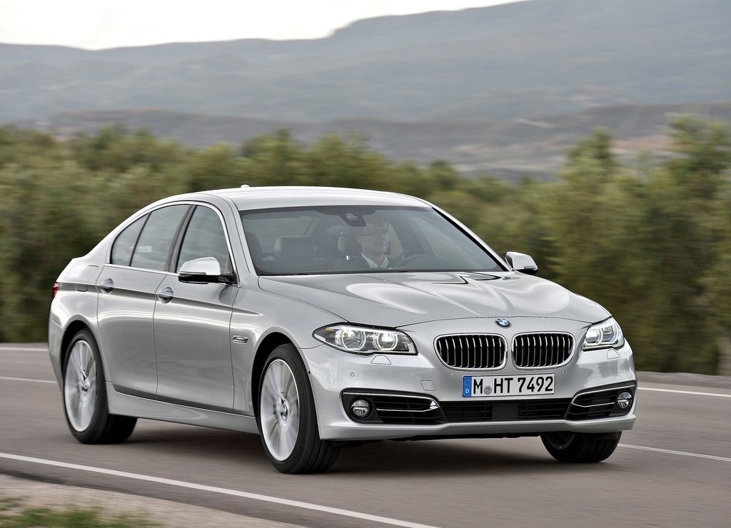 BMW 5 SERIES SEDAN, foto 2