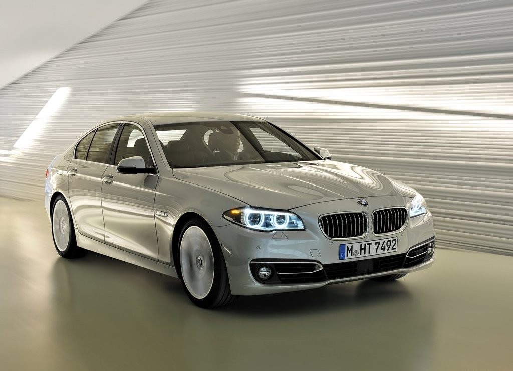 BMW 5 SERIES SEDAN, foto 3