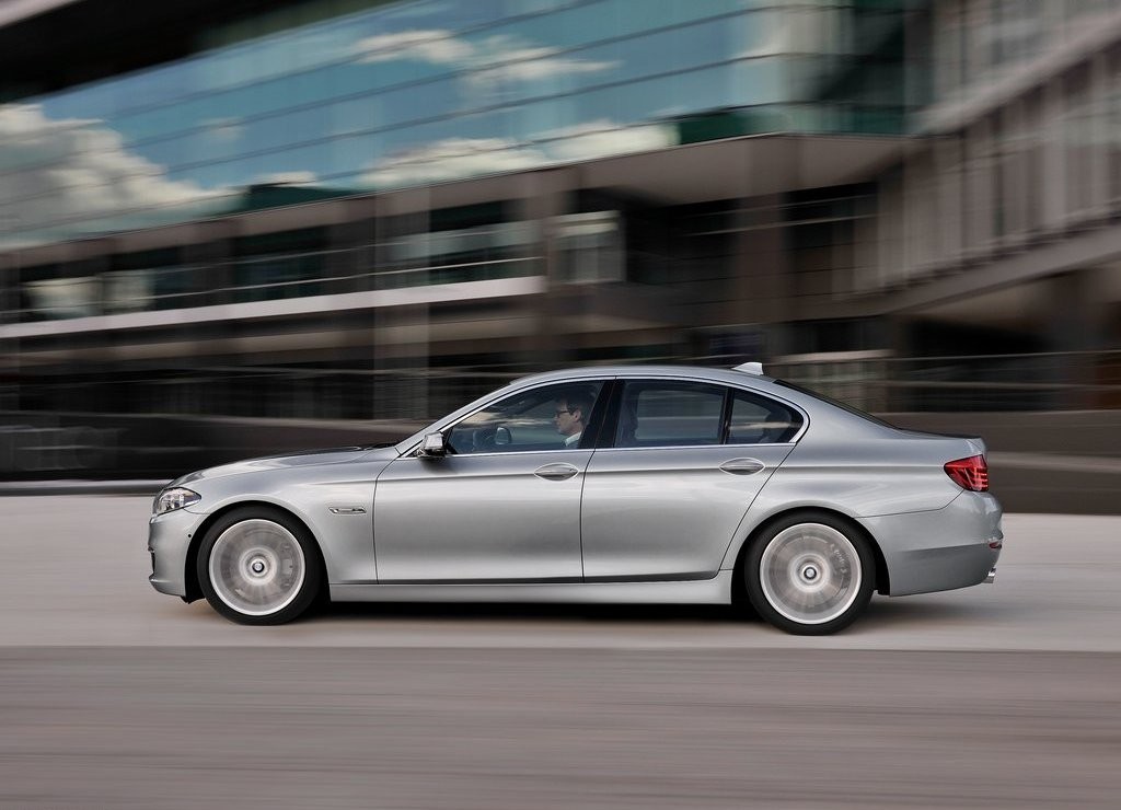 BMW 5 SERIES SEDAN, foto 11