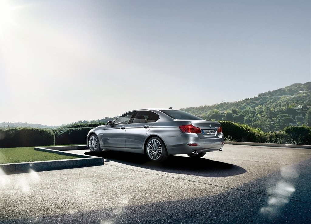BMW 5 SERIES SEDAN, foto 13