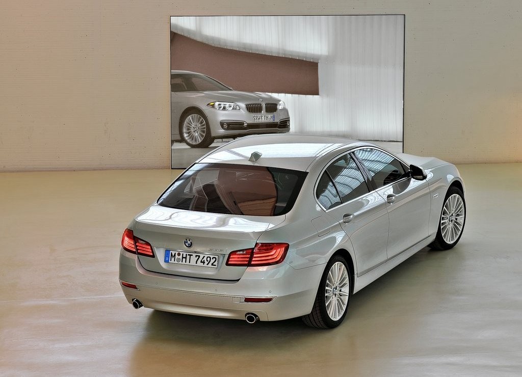 BMW 5 SERIES SEDAN, foto 19