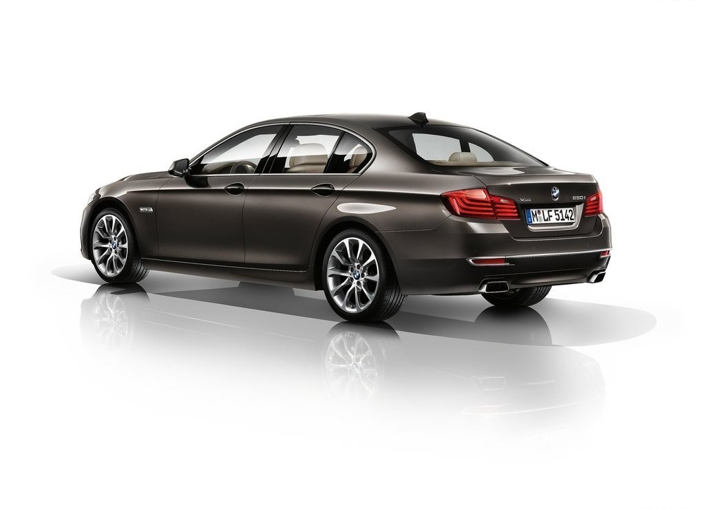 BMW 5 SERIES SEDAN, foto 29