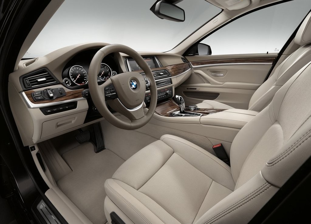 BMW 5 SERIES SEDAN, foto 36
