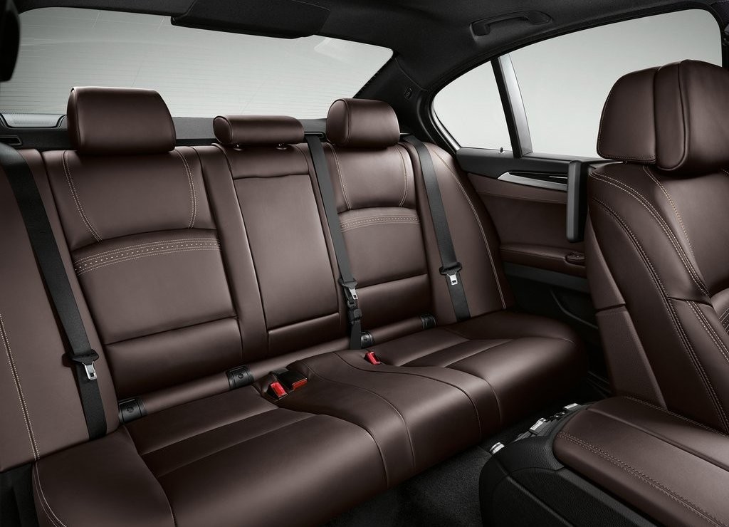 BMW 5 SERIES SEDAN, foto 41